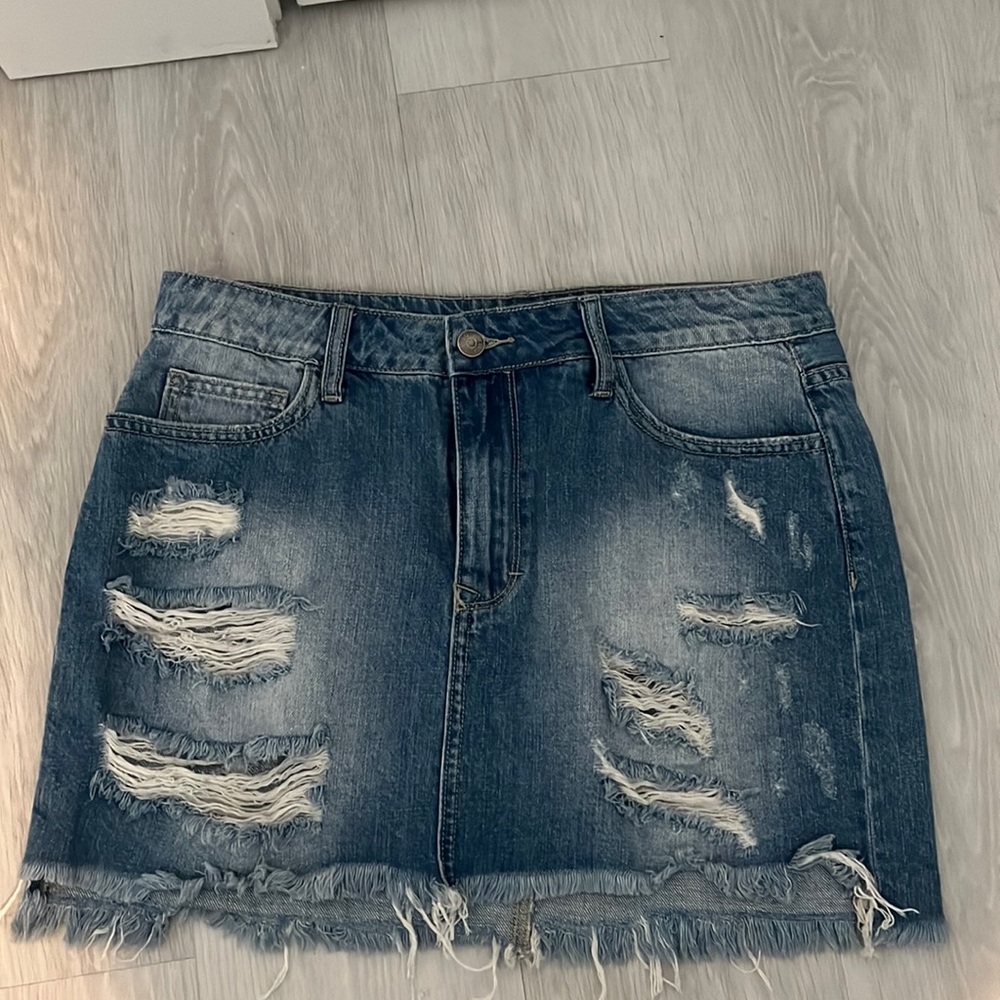 Denim distressed miniskirt